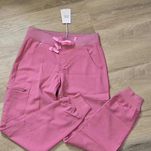 Figs Limited Edition Scrub Set - Picture 8 of 8